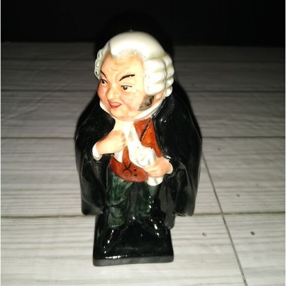 Royal Doulton Vtg Miniature Buzfuz 4" Porcelain Figurine England Charles Dickens - Picture 5 of 9